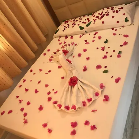 Poseidon מלון דירות